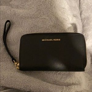 Michael Kors- Black continental wallet
